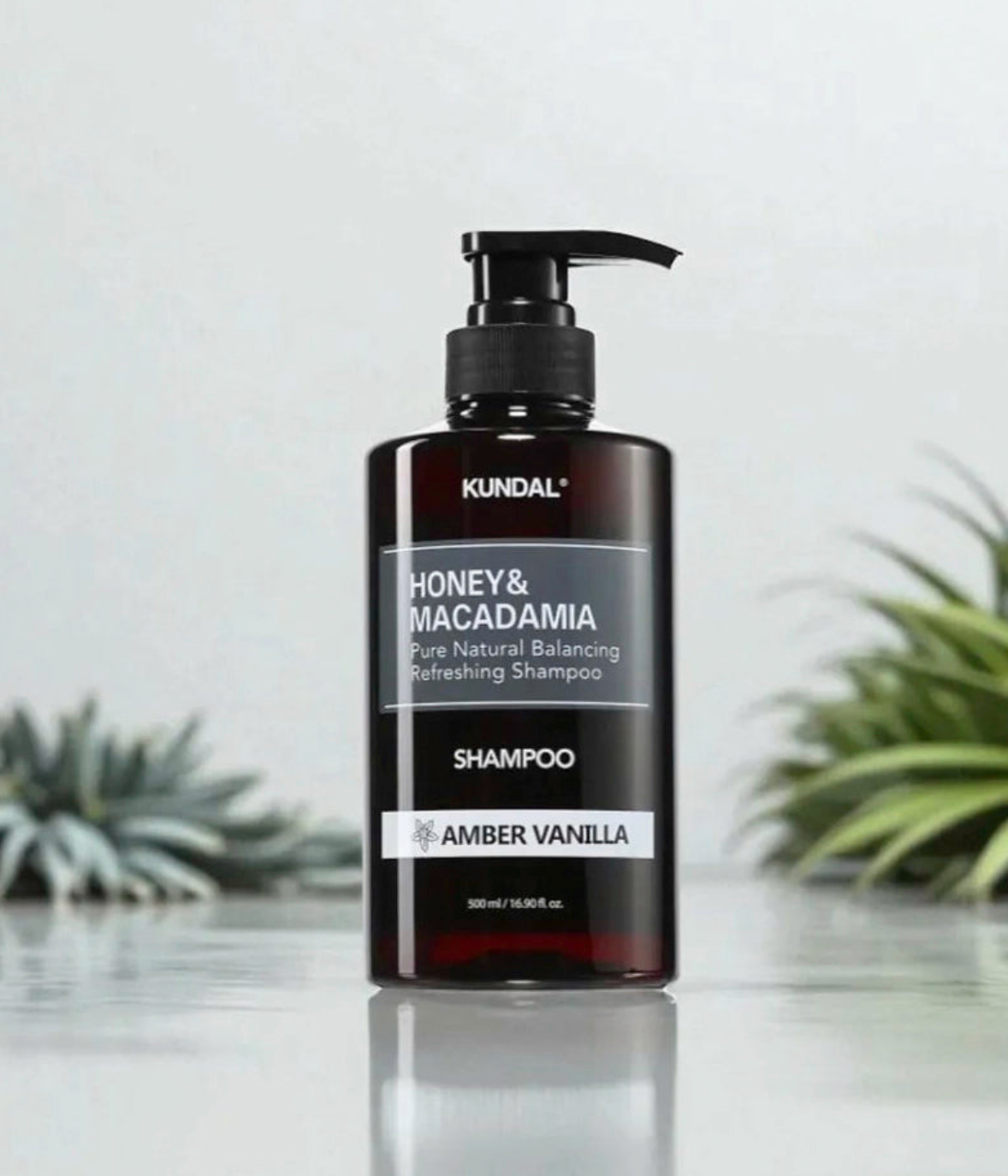 Kundal - Honey & Macadamia Natural Shampoo, Amber Vanilla 500ml